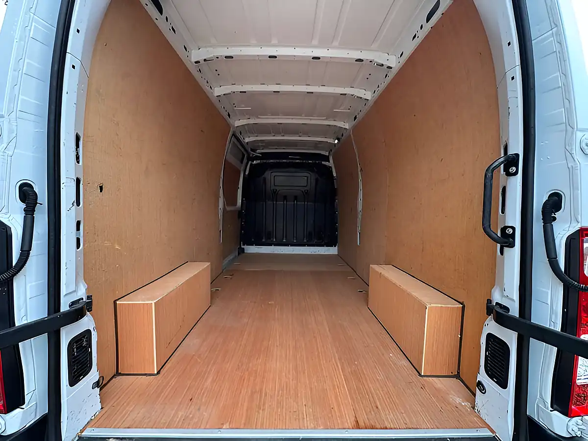 Used 2024 Renault Master LM35 Advance Blue White - Interior and Exterior details 5