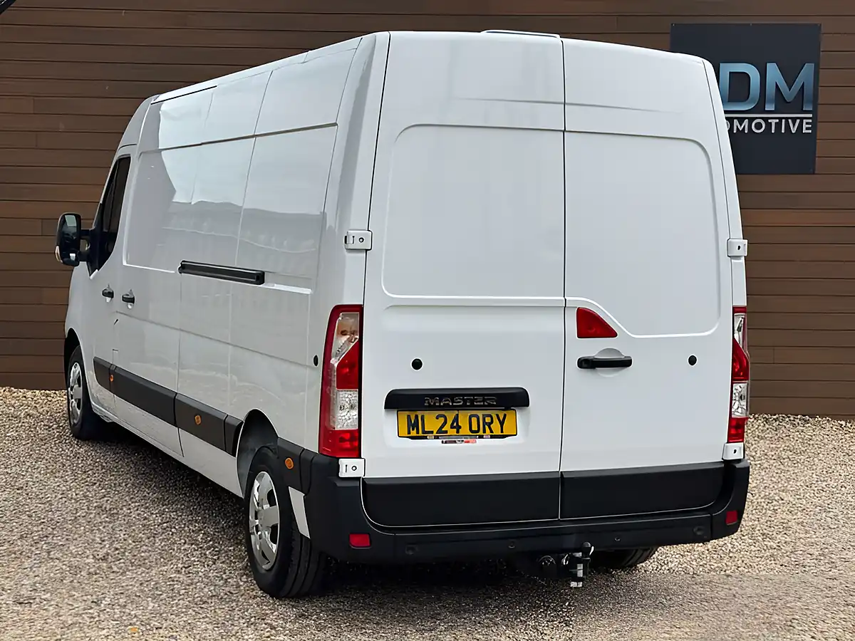 Used 2024 Renault Master LM35 Advance Blue White - Interior and Exterior details 6