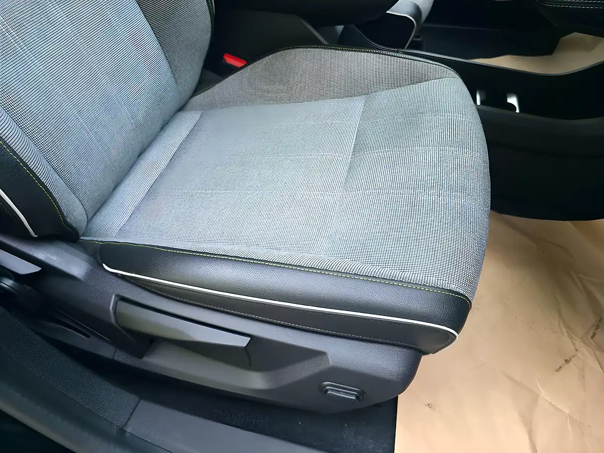 Used 2024 Renault Megane Comfort Range Techno Black - Interior and Exterior details 14