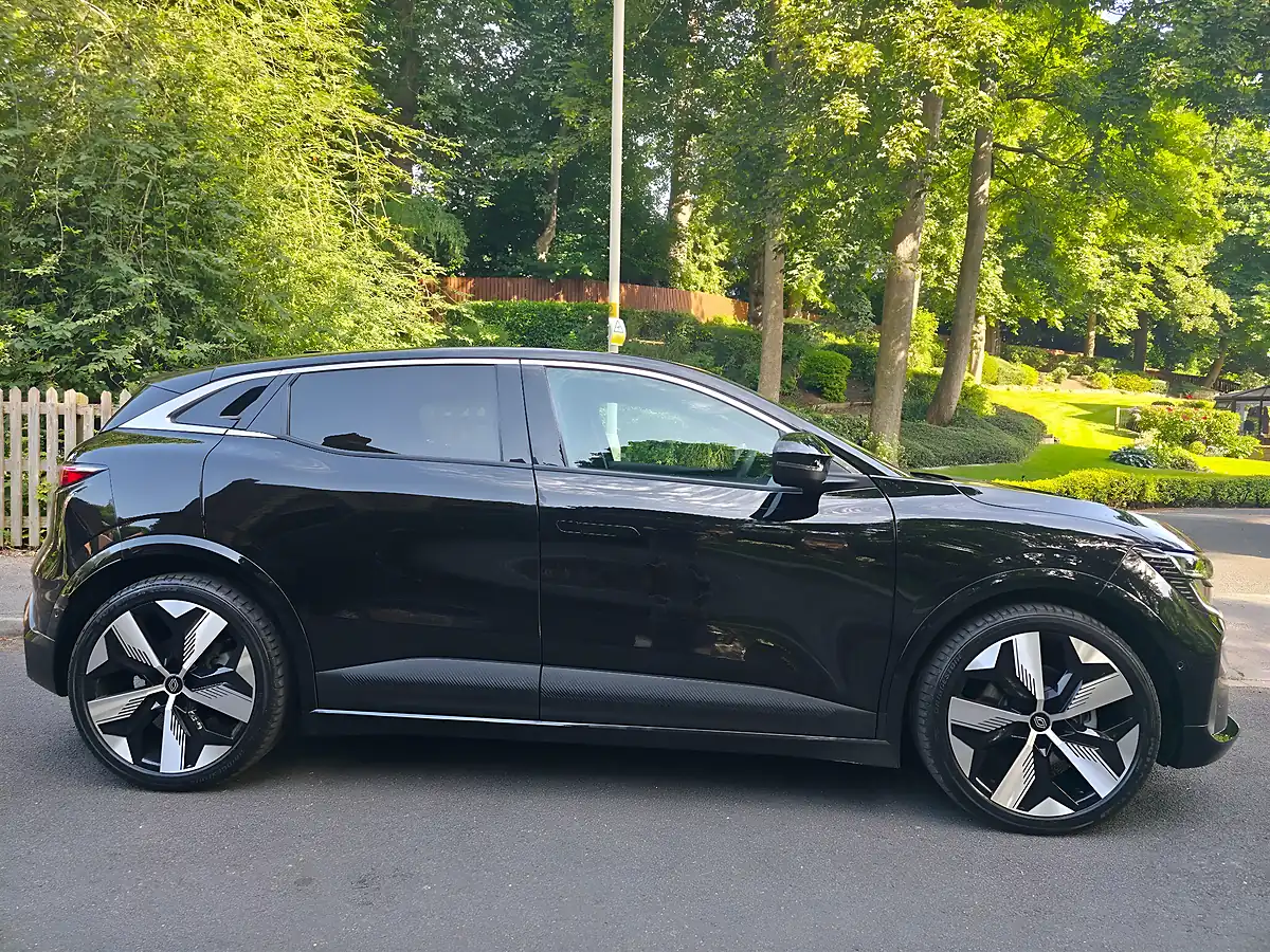Used 2024 Renault Megane Comfort Range Techno Black - Interior and Exterior details 17