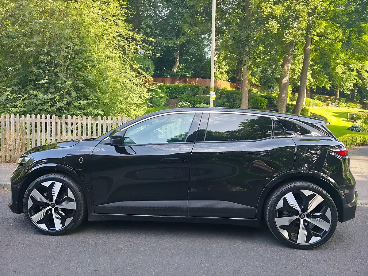 Used 2024 Renault Megane Comfort Range Techno Black - Interior and Exterior details 4