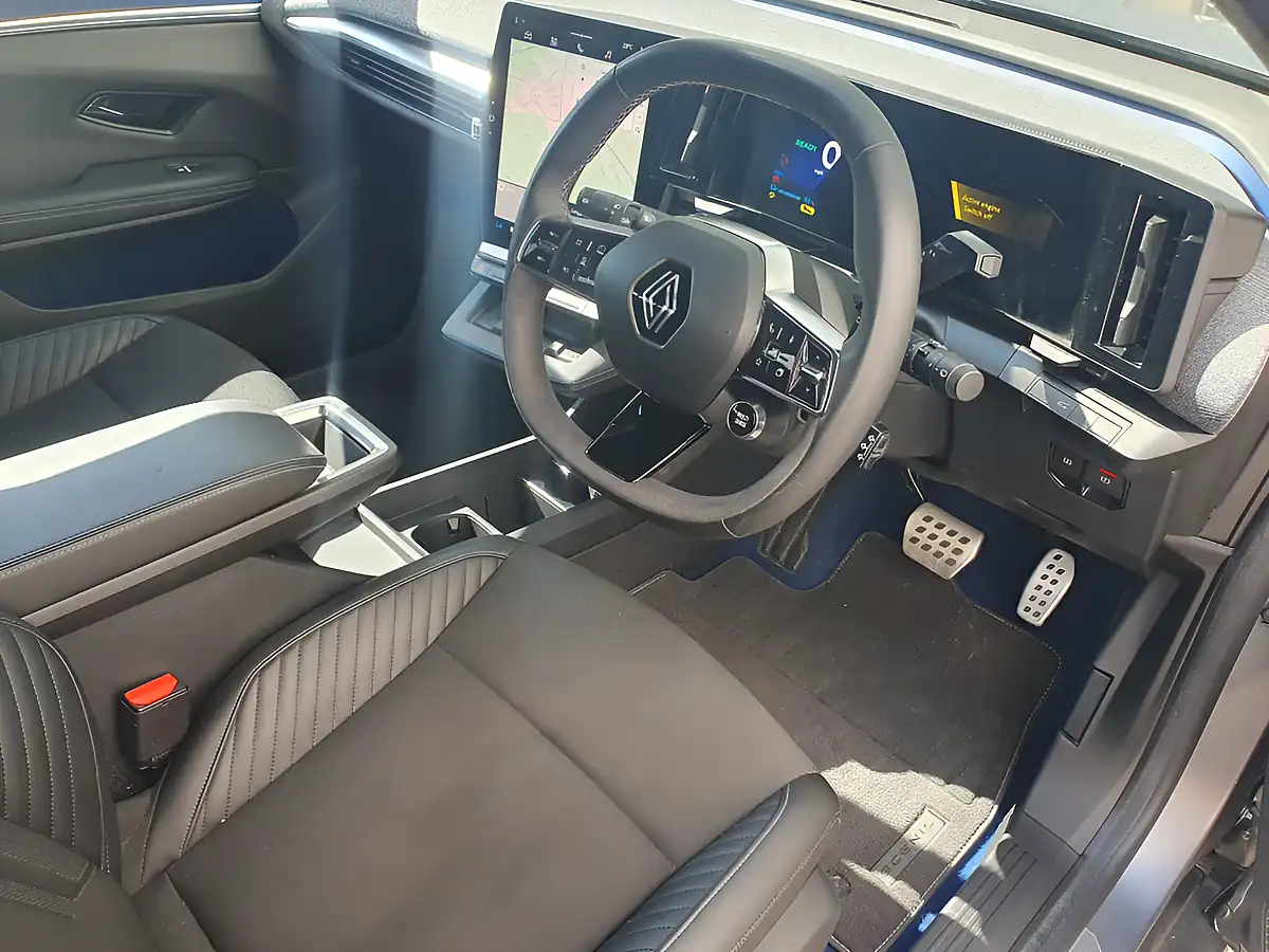 Used 2024 Renault Scenic Esprit Alpine Black - Interior and Exterior details 10