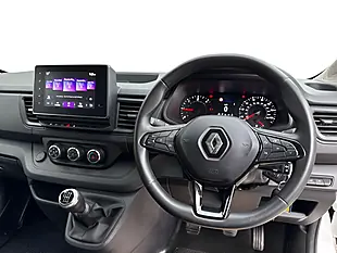 Used 2024 Renault Trafic Advance Glacier White - Interior and Exterior details 13