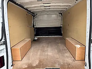 Used 2024 Renault Trafic Advance Glacier White - Interior and Exterior details 16