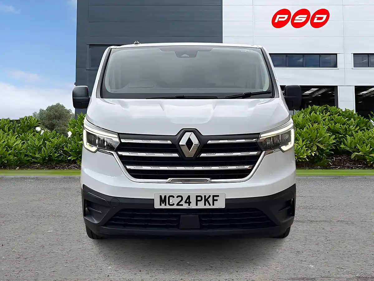 Used 2024 Renault Trafic Advance Glacier White - Interior and Exterior details 2