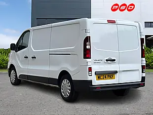 Used 2024 Renault Trafic Advance Glacier White - Interior and Exterior details 5