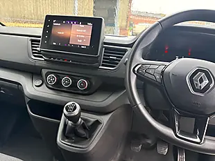 Used 2024 Renault Trafic Advance Glacier White - Interior and Exterior details 15