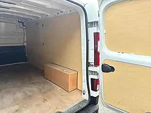 Used 2024 Renault Trafic Advance Glacier White - Interior and Exterior details 16