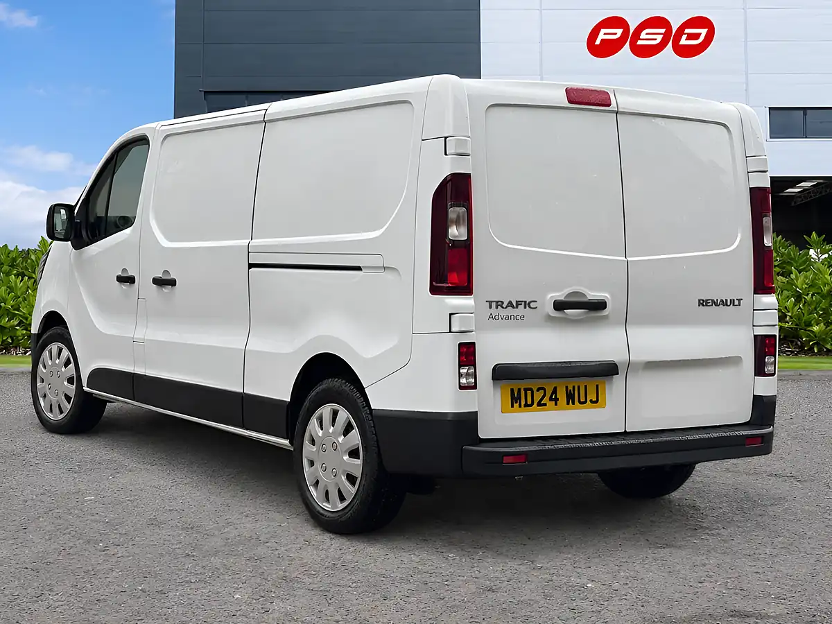 Used 2024 Renault Trafic Advance Glacier White - Interior and Exterior details 5
