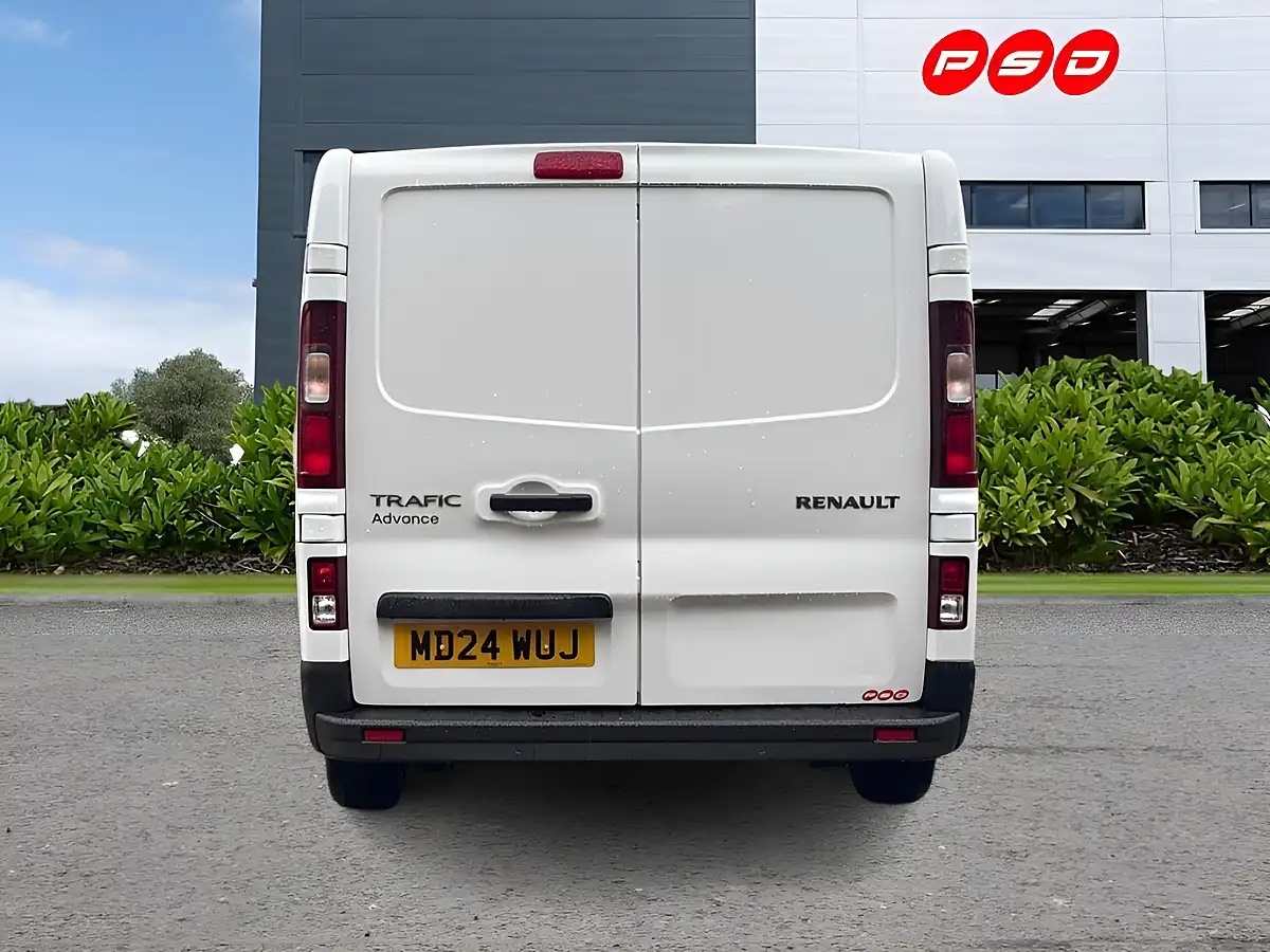 Used 2024 Renault Trafic Advance Glacier White - Interior and Exterior details 6