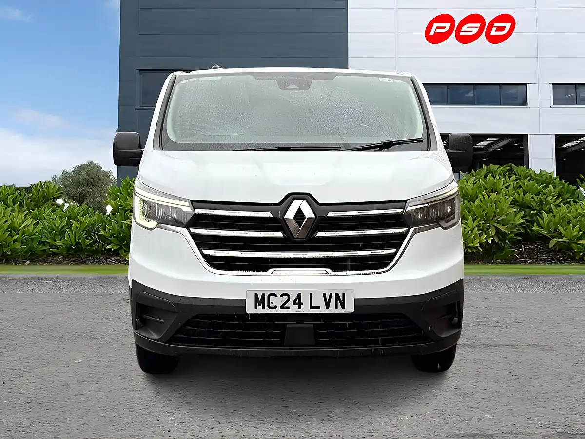 Used 2024 Renault Trafic Advance Glacier White - Interior and Exterior details 2