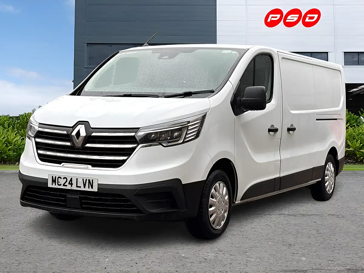 Used 2024 Renault Trafic Advance Glacier White - Interior and Exterior details 3