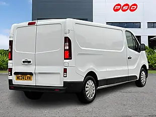 Used 2024 Renault Trafic Advance Glacier White - Interior and Exterior details 7