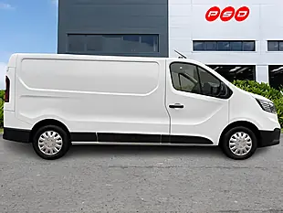 Used 2024 Renault Trafic Advance Glacier White - Interior and Exterior details 8
