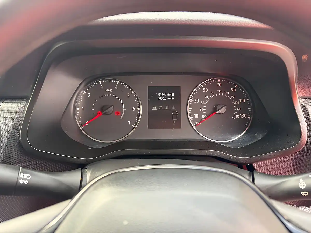 Used 2024 Renault Trafic Advance White - Interior and Exterior details 14