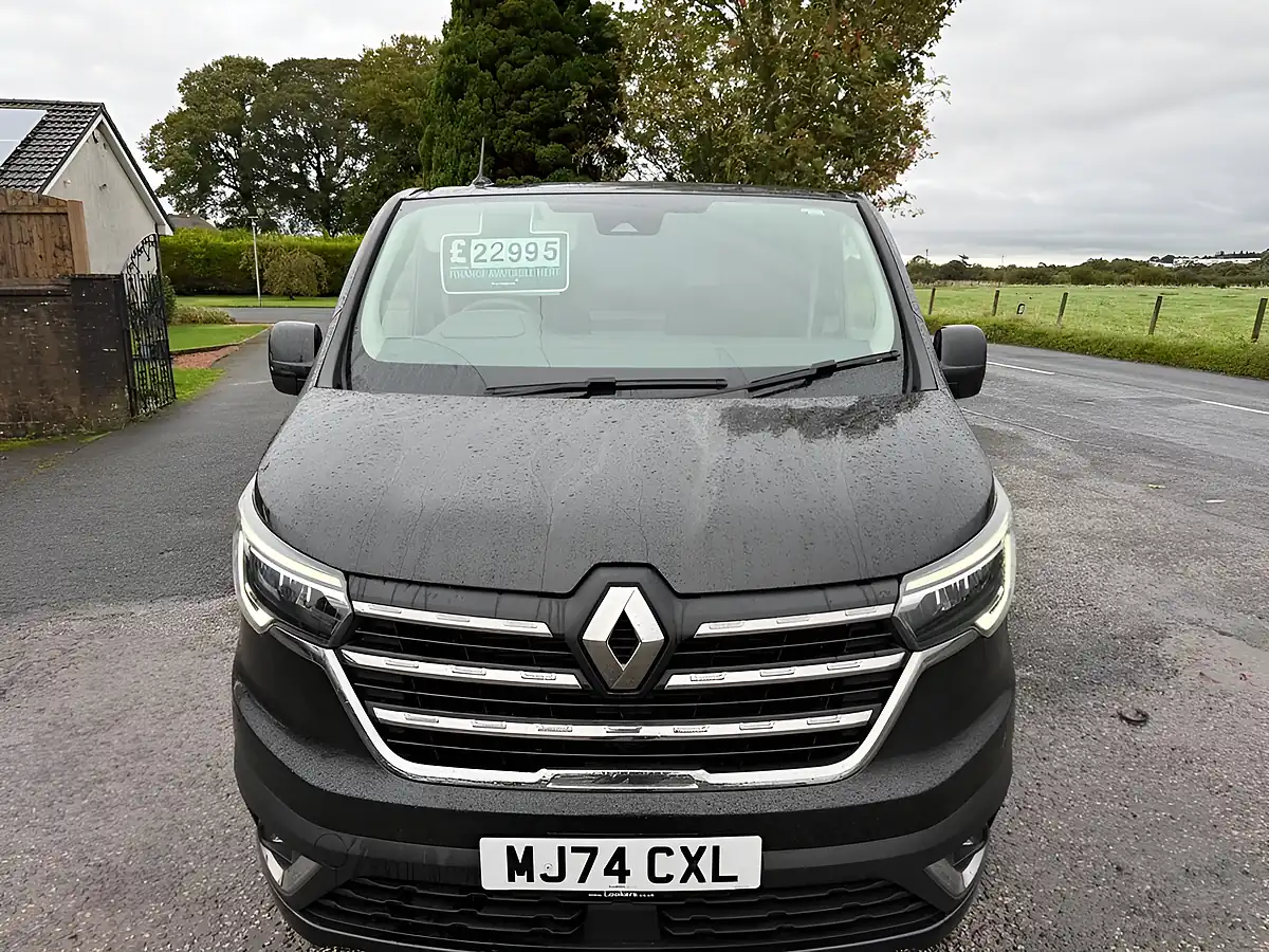 Used 2024 Renault Trafic Extra Sport Black - Interior and Exterior details 10