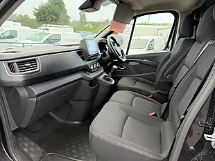 Used 2024 Renault Trafic Extra Sport Black - Interior and Exterior details 13