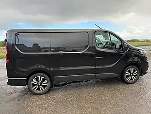 Used 2024 Renault Trafic Extra Sport Black - Interior and Exterior details 3