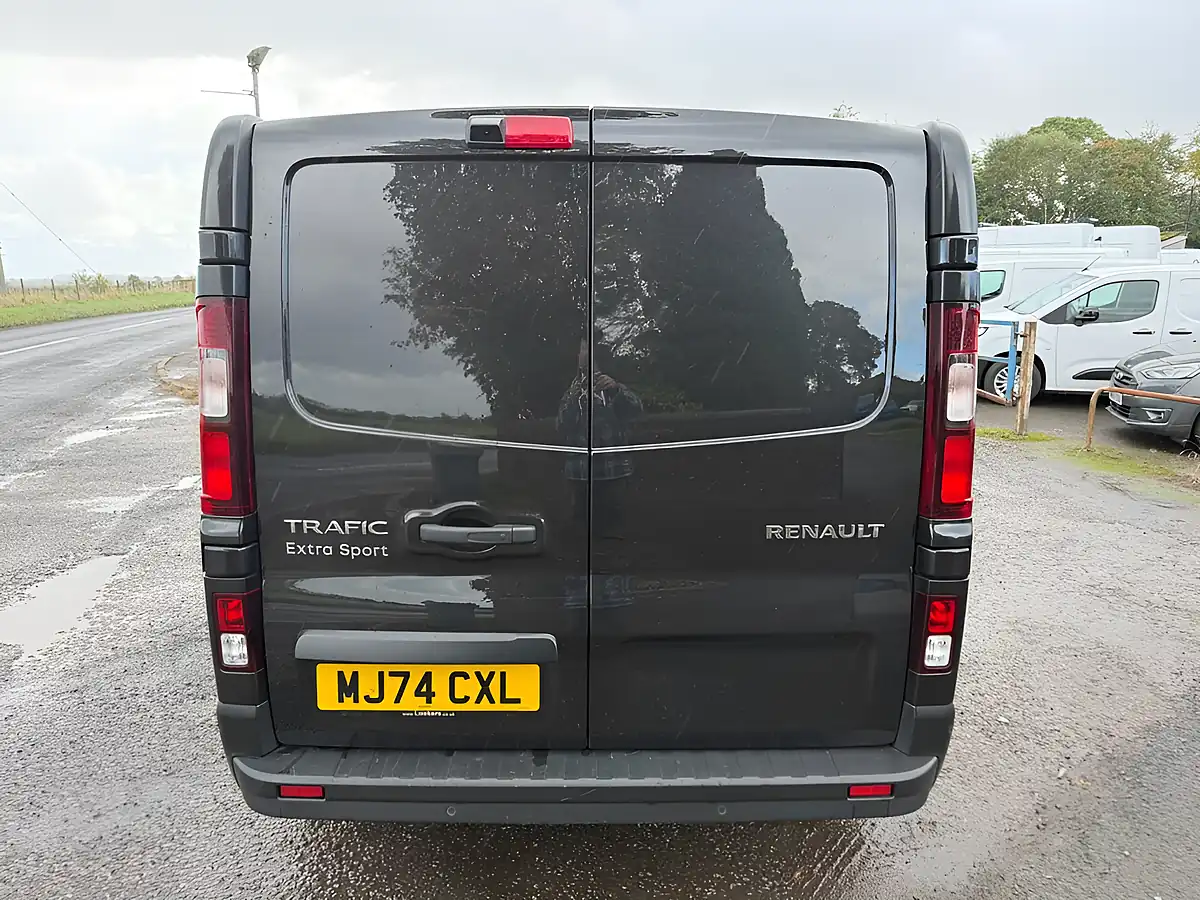 Used 2024 Renault Trafic Extra Sport Black - Interior and Exterior details 5