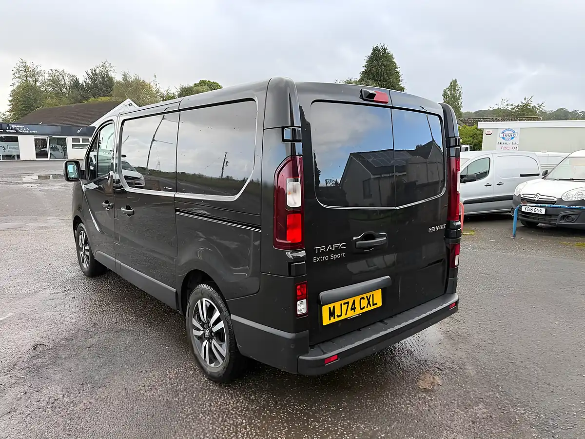 Used 2024 Renault Trafic Extra Sport Black - Interior and Exterior details 6