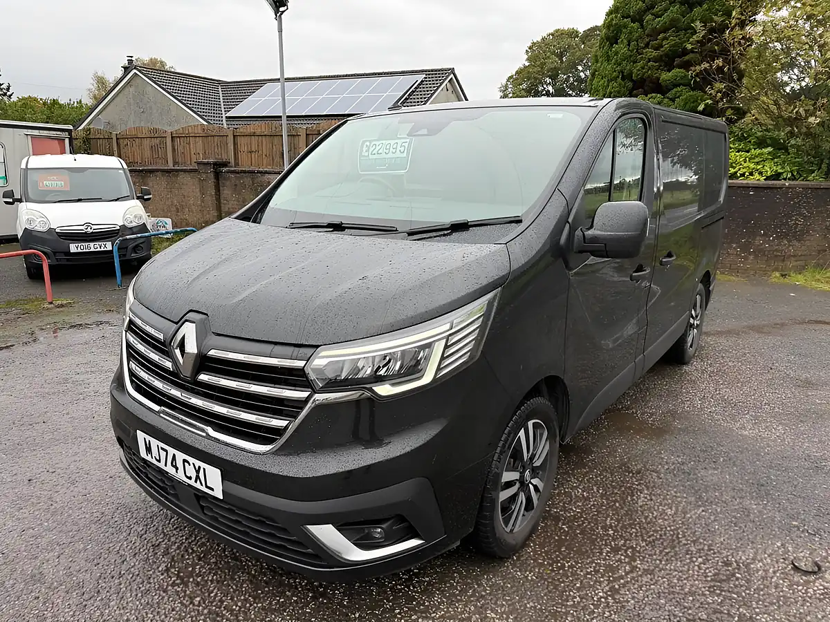 Used 2024 Renault Trafic Extra Sport Black - Interior and Exterior details 9