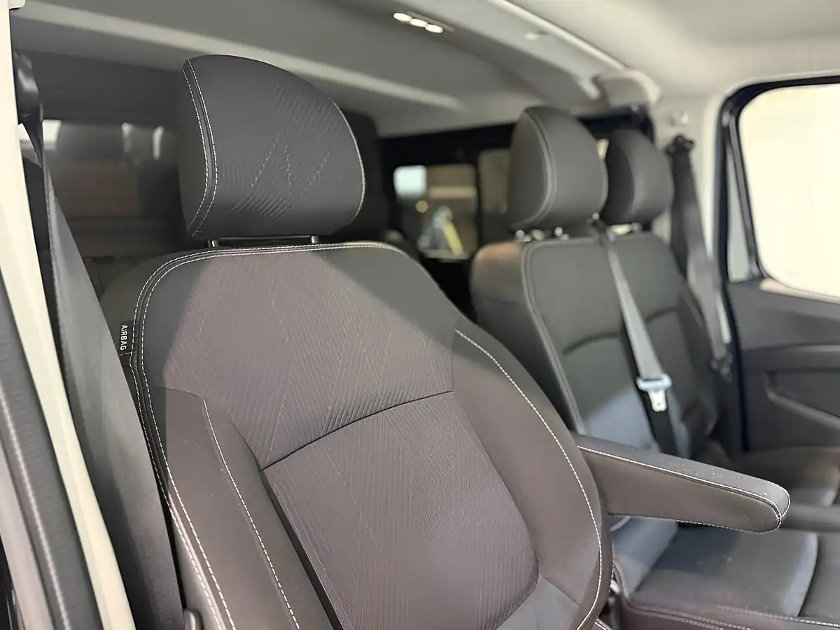 Used 2024 Renault Trafic Extra Sport Black - Interior and Exterior details 16