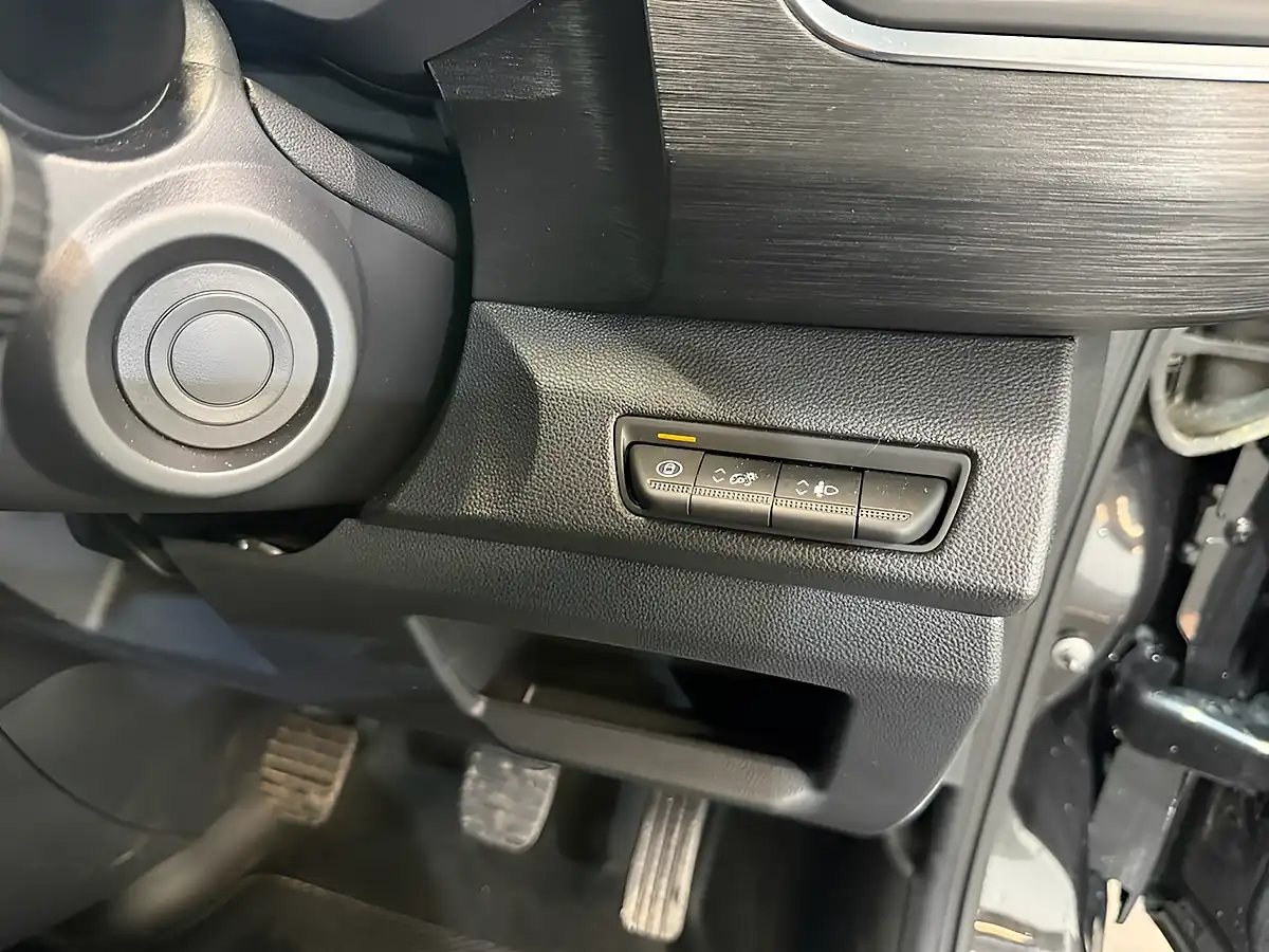 Used 2024 Renault Trafic Extra Sport Black - Interior and Exterior details 19