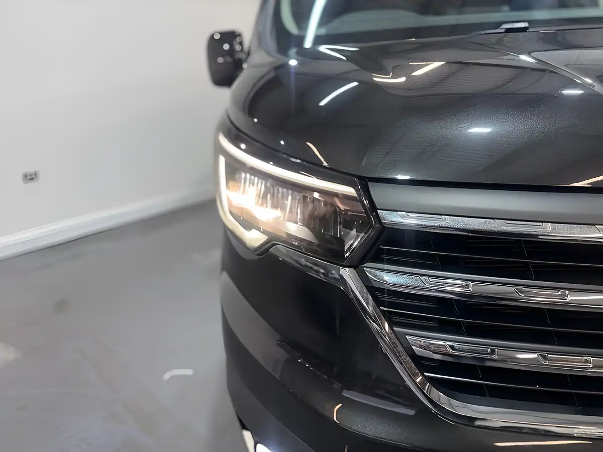 Used 2024 Renault Trafic Extra Sport Black - Interior and Exterior details 8