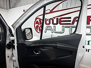 Used 2024 Renault Trafic Extra White - Interior and Exterior details 16