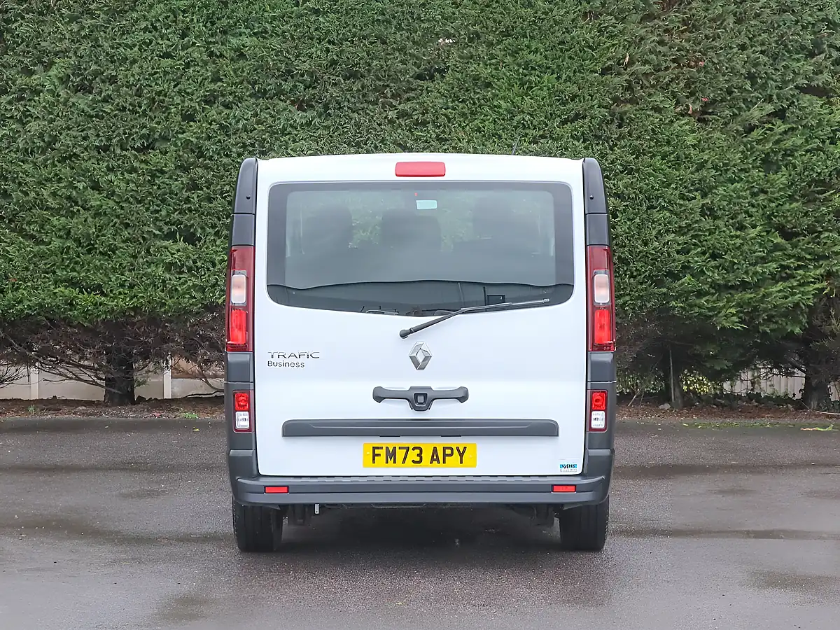 Used 2024 Renault Trafic LL30 Business Glacier White - Interior and Exterior details 11