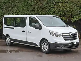 Used 2024 Renault Trafic LL30 Business Glacier White - Interior and Exterior details 4