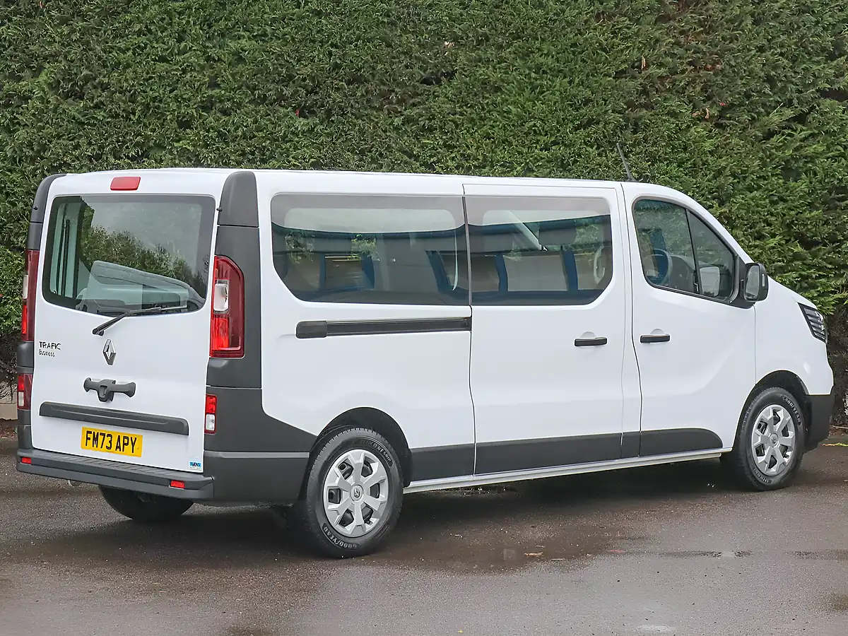 Used 2024 Renault Trafic LL30 Business Glacier White - Interior and Exterior details 9