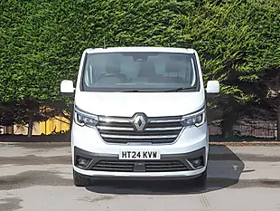 Used 2024 Renault Trafic LL30 Extra Glacier White - Interior and Exterior details 3