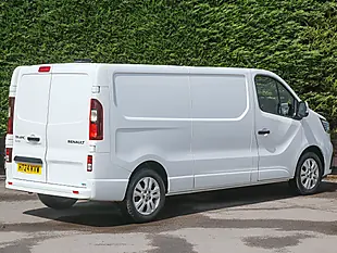 Used 2024 Renault Trafic LL30 Extra Glacier White - Interior and Exterior details 6
