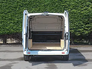 Used 2024 Renault Trafic LL30 Extra Glacier White - Interior and Exterior details 8