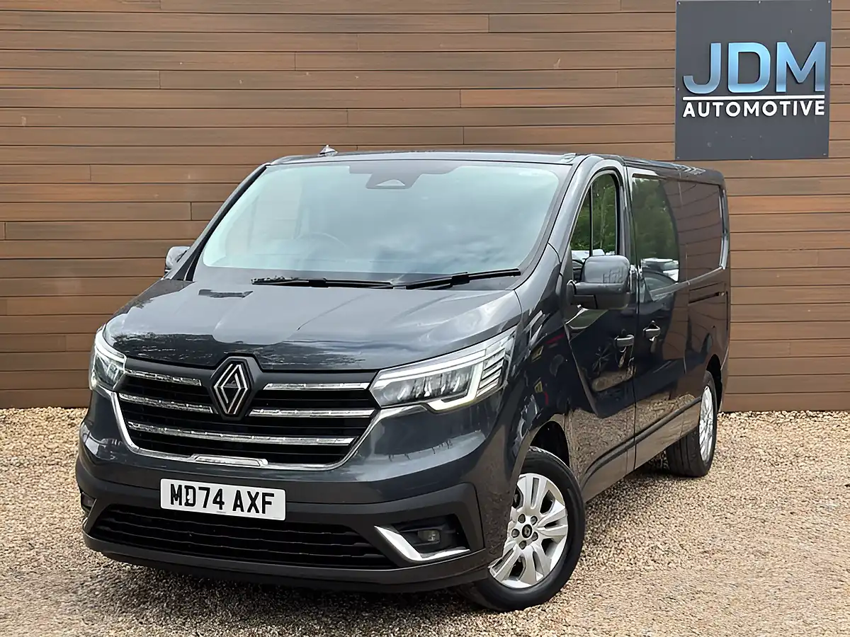 Used 2024 Renault Trafic LL30 Extra Slate Grey - Interior and Exterior details 9