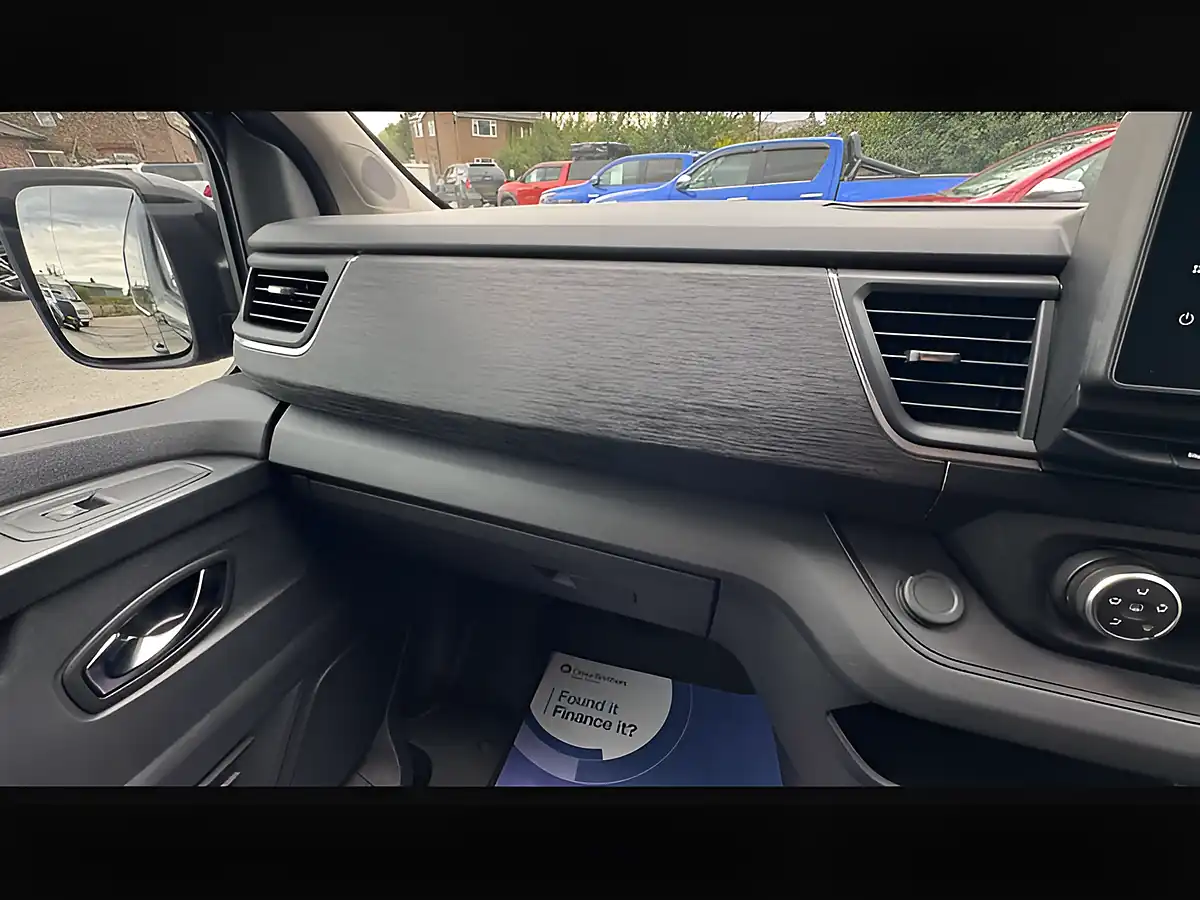 Used 2024 Renault Trafic SL30 Extra Slate Grey - Interior and Exterior details 20