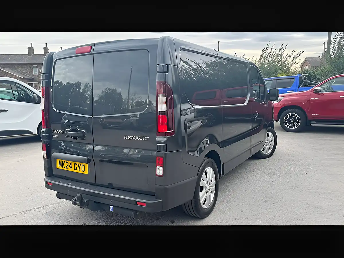 Used 2024 Renault Trafic SL30 Extra Slate Grey - Interior and Exterior details 4