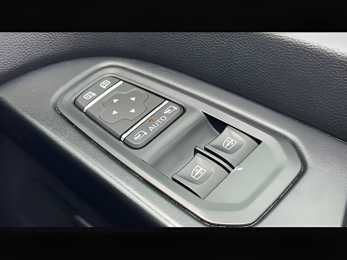 Used 2024 Renault Trafic SL30 Extra Slate Grey - Interior and Exterior details 8