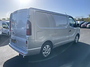 Used 2024 Renault Trafic SL30 Extra Swb Euro 6 Grey - Interior and Exterior details 7