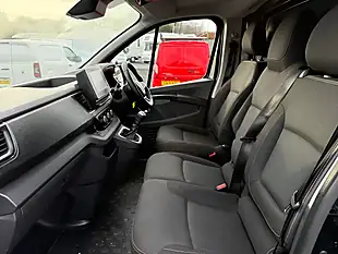 Used 2024 Renault Trafic Sport Black - Interior and Exterior details 11