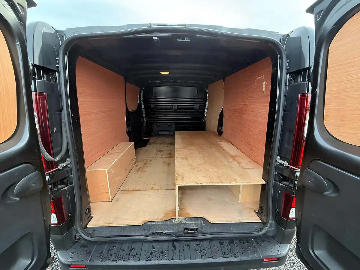 Used 2024 Renault Trafic Sport Black - Interior and Exterior details 14