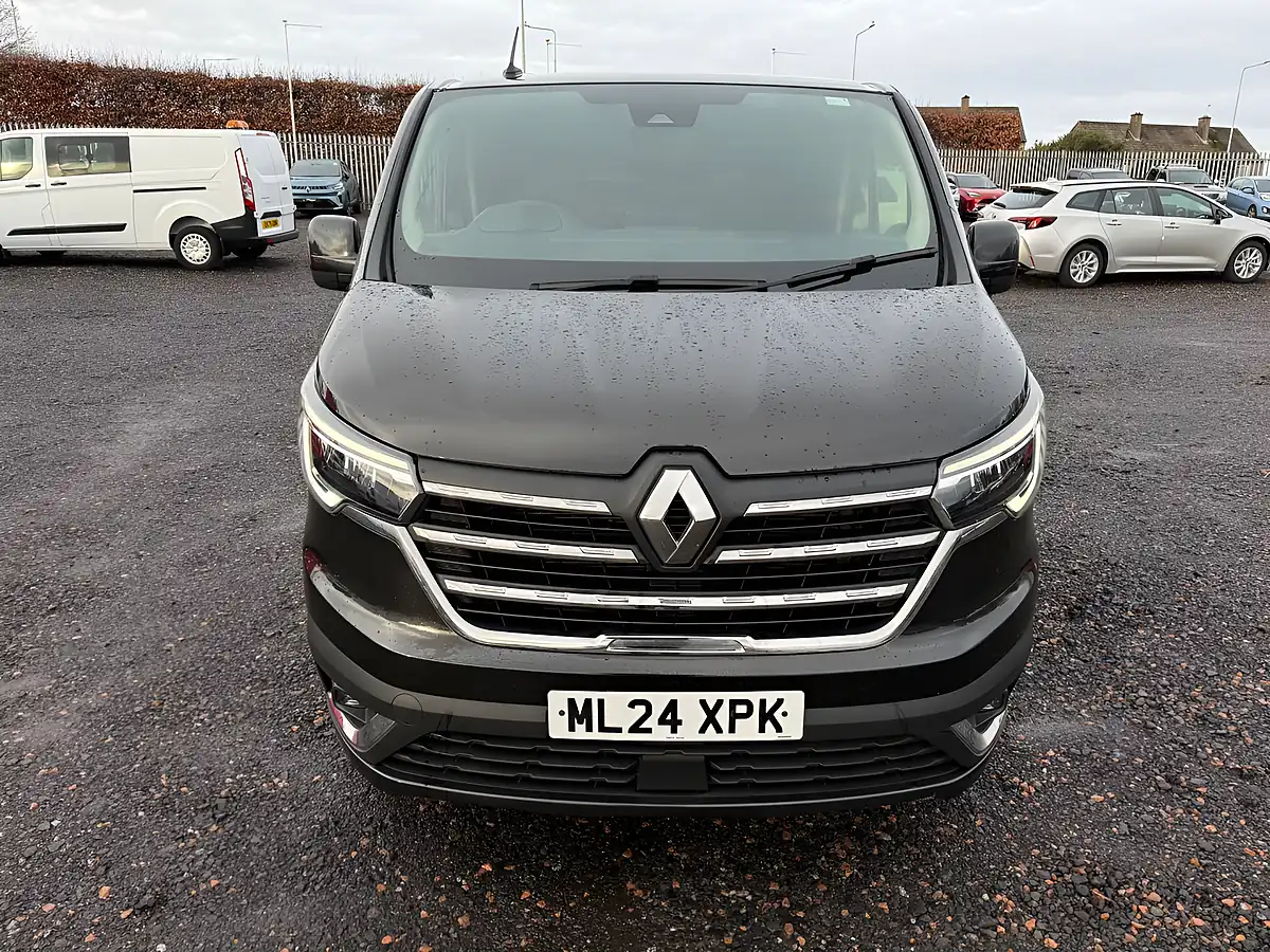 Used 2024 Renault Trafic Sport Black - Interior and Exterior details 2