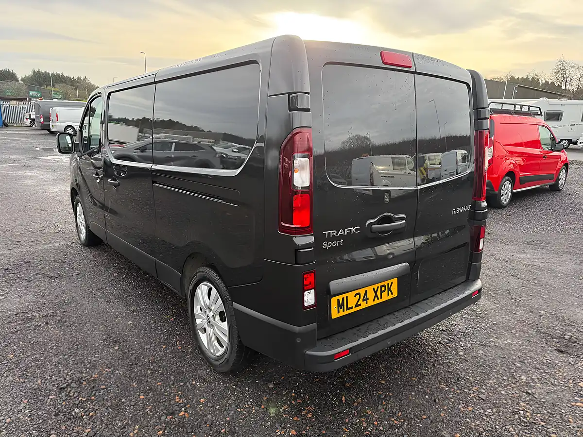 Used 2024 Renault Trafic Sport Black - Interior and Exterior details 5