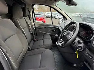 Used 2024 Renault Trafic Sport Black - Interior and Exterior details 9