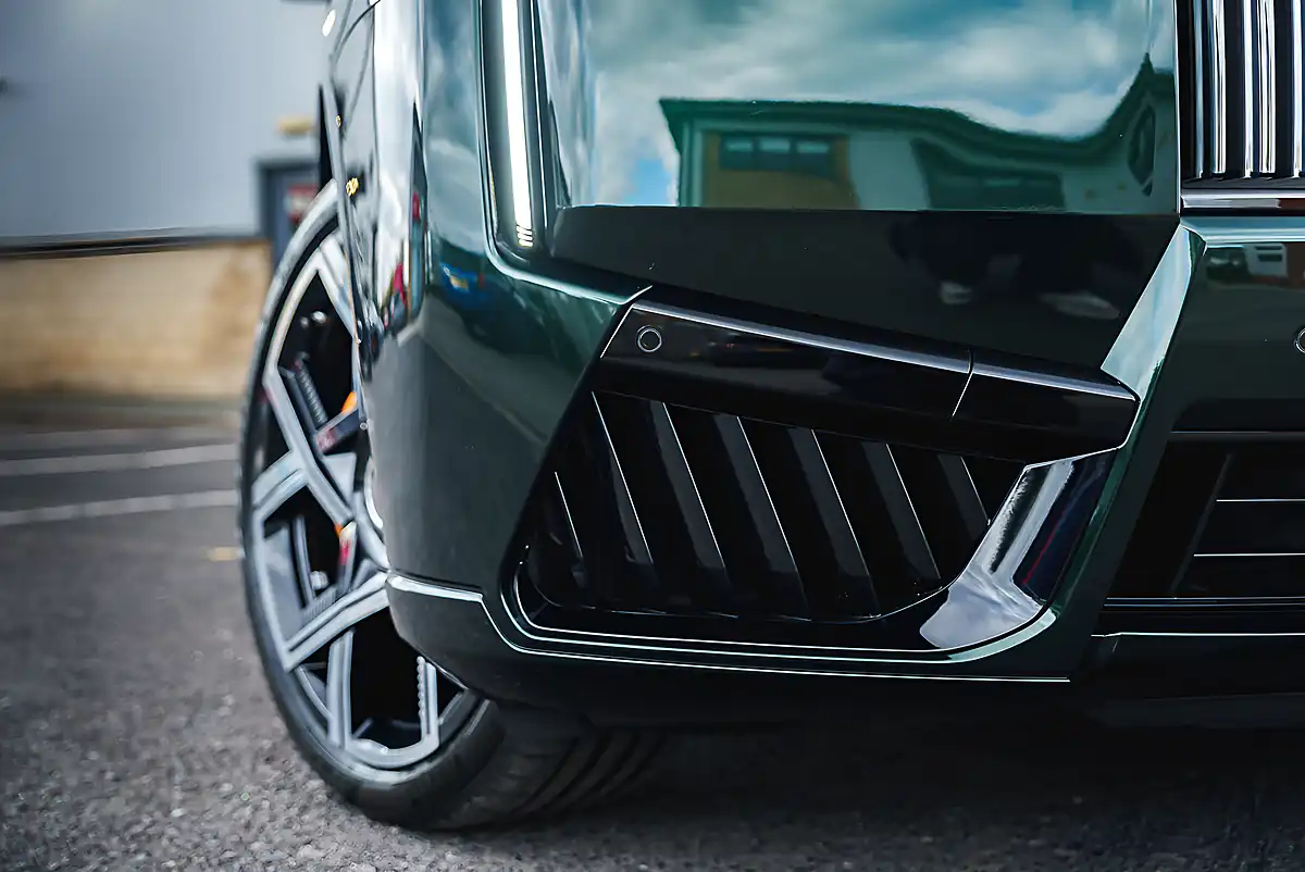 Used 2024 Rolls-Royce Cullinan Black Badge Series Ii Dark Emerald Metallic - Interior and Exterior details 10