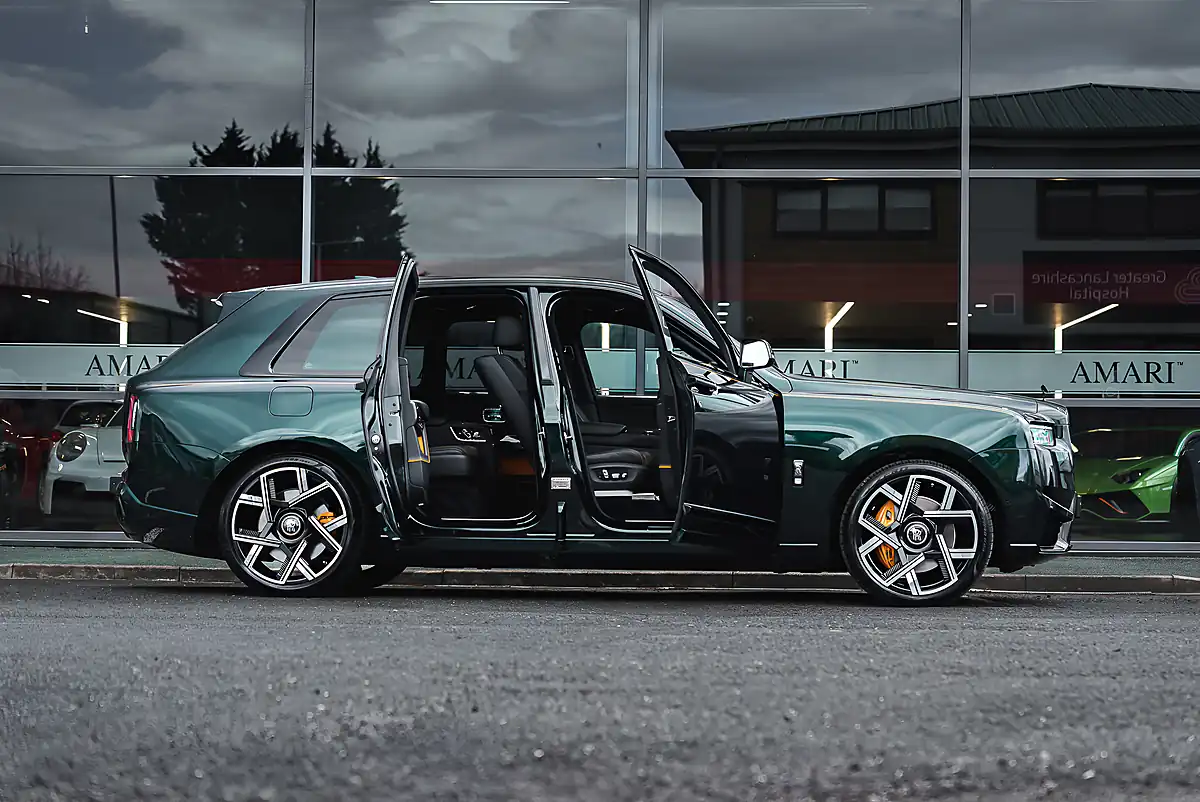 Used 2024 Rolls-Royce Cullinan Black Badge Series Ii Dark Emerald Metallic - Interior and Exterior details 11