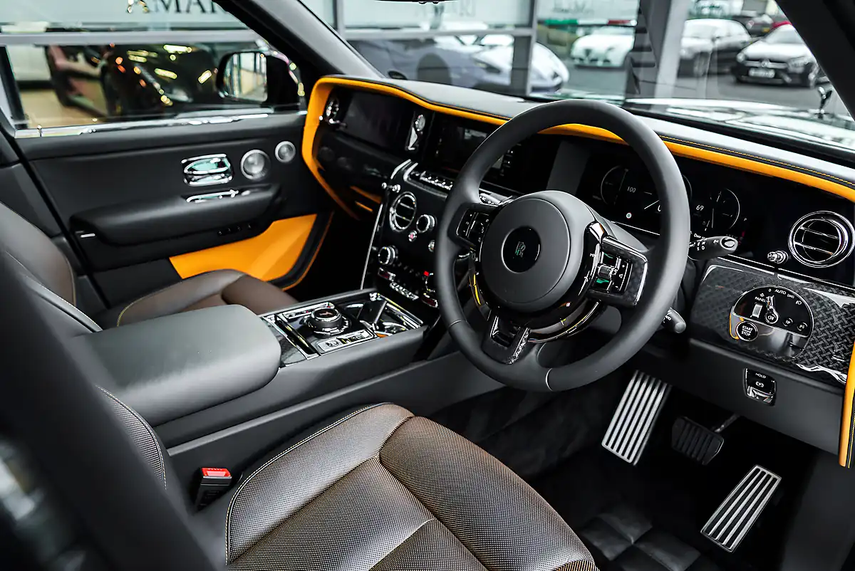 Used 2024 Rolls-Royce Cullinan Black Badge Series Ii Dark Emerald Metallic - Interior and Exterior details 16