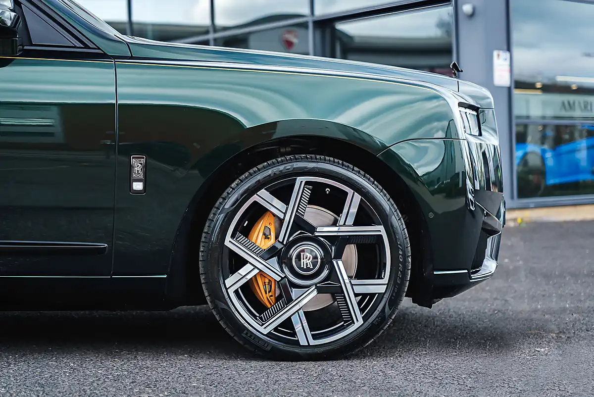 Used 2024 Rolls-Royce Cullinan Black Badge Series Ii Dark Emerald Metallic - Interior and Exterior details 7