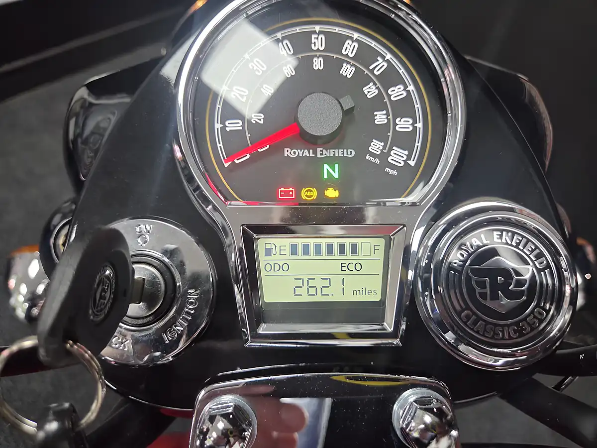 Used 2024 Royal Enfield Classic 350 Chrome and Red - Interior and Exterior details 13